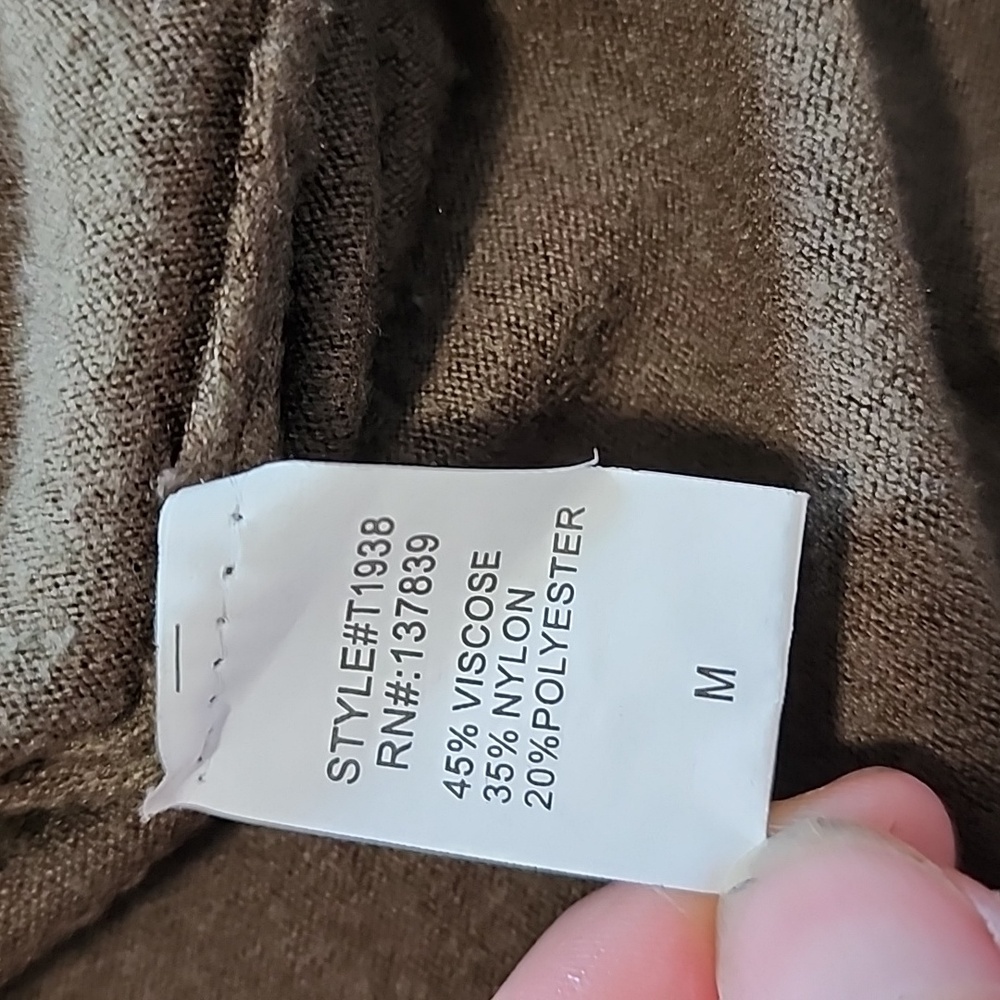 🦜 Dreamers v-neck Sweater 🦜 - Picture 4 of 5
